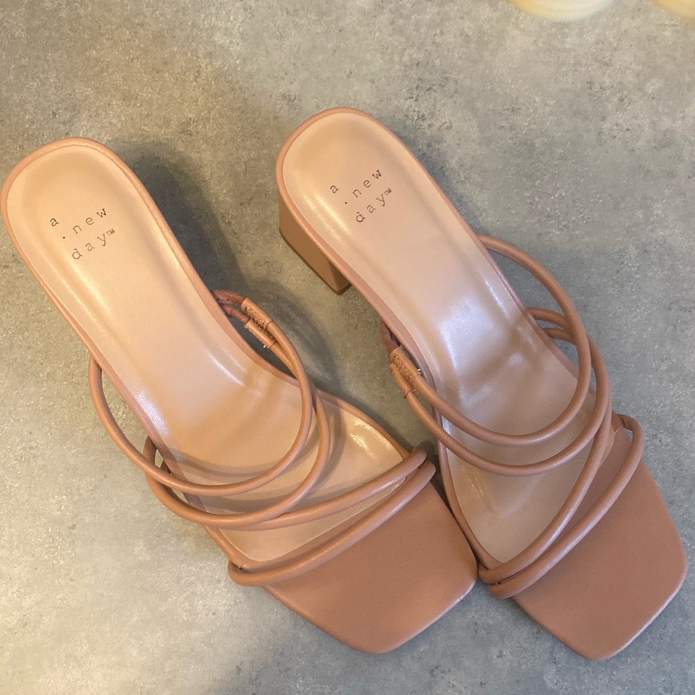 Rosy square toe heels